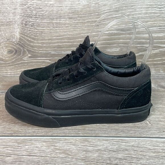 Vans Old Skool Low Top Little Boy Size 2 Black Suede Canvas Triple Black Shoe - Picture 3 of 12
